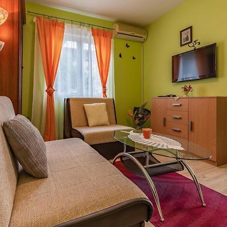 Nice Apartment In Premantura With Wifi Zewnętrze zdjęcie