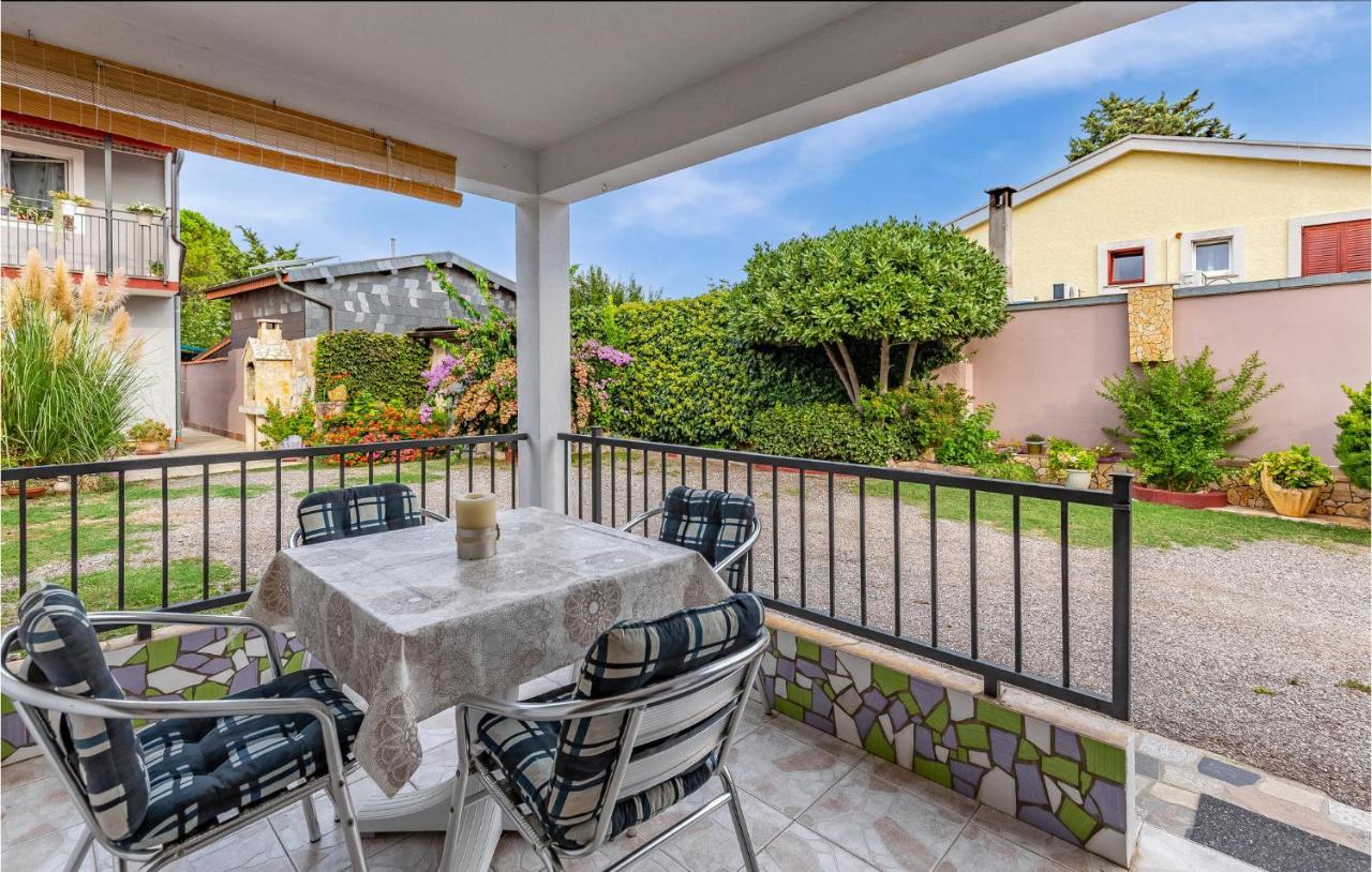 Nice Apartment In Premantura With Wifi Zewnętrze zdjęcie